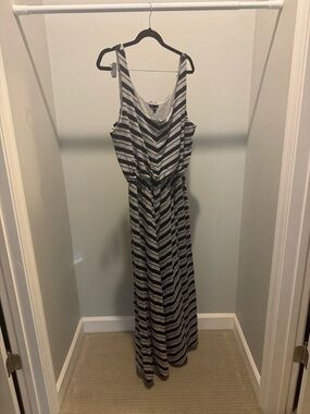 Striped Sleeveless Maxi Dress - Gray & Navy